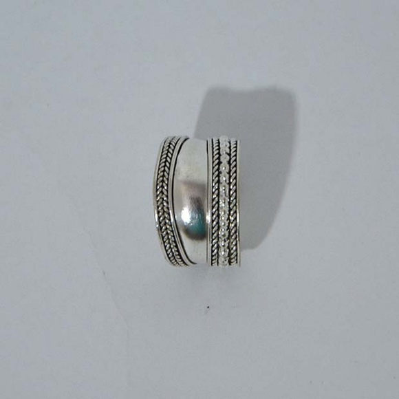 Handmade Tibetan White Metal Adjustable Ring - Picture 2 of 3